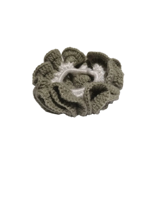 Golden Otter-Homemade Wool scrunchies (Grey/White)